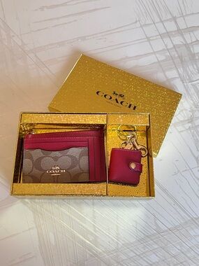 New!Coach Brown Signature Card Case and keychain set